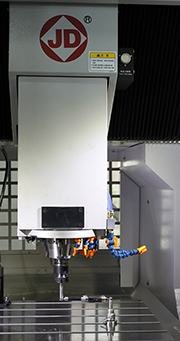 QC20-W performing a test on an engraving machine