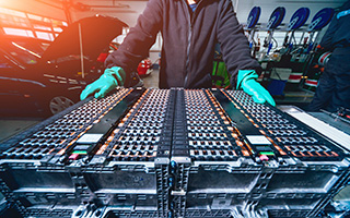 Imagen de Adobe Stock: batería de un motor de vehículo eléctrico