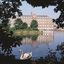 1985 New Mills building opened (now the Company's HQ)