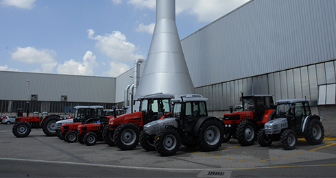 SAME DEUTZ-FAHR und Lamborghini Traktoren im Werk