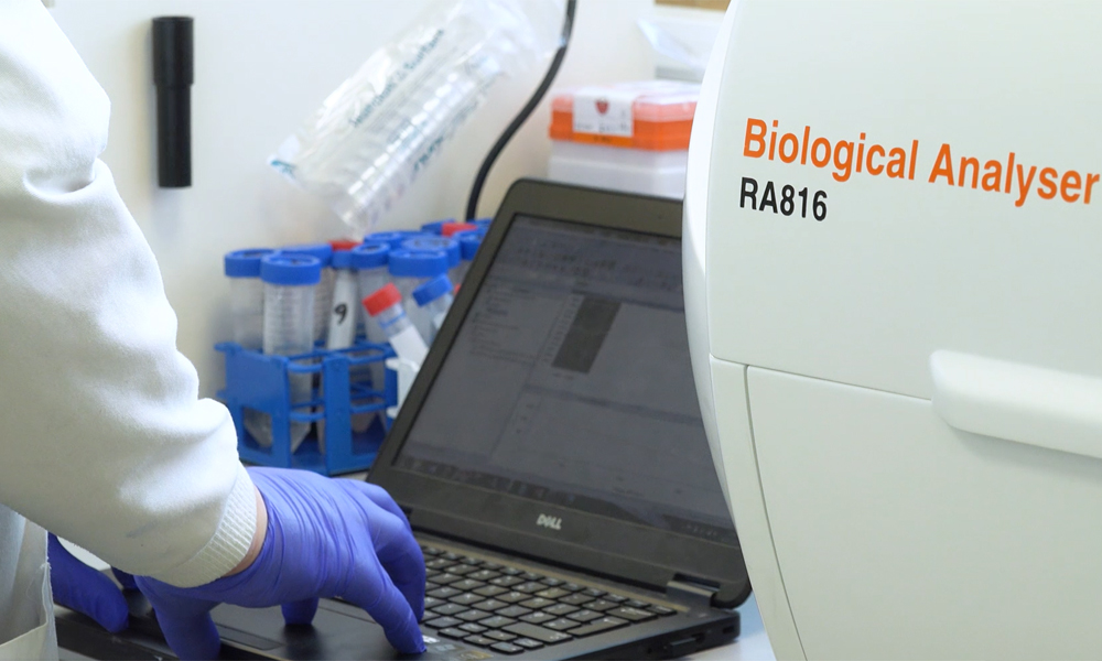 Analyseur Raman biologique RA816