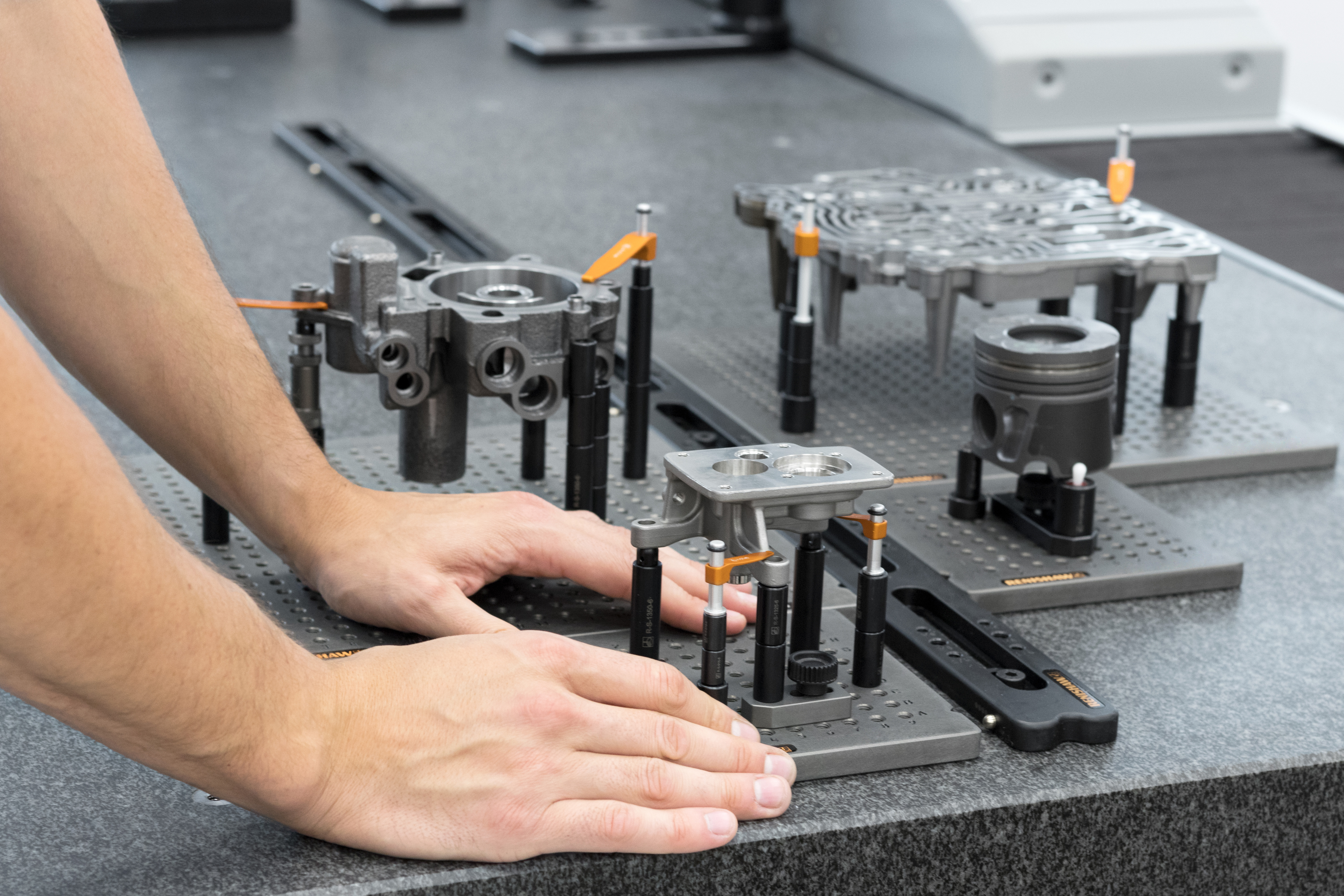 Renishaw QuickLoad rail- en plaatsysteem