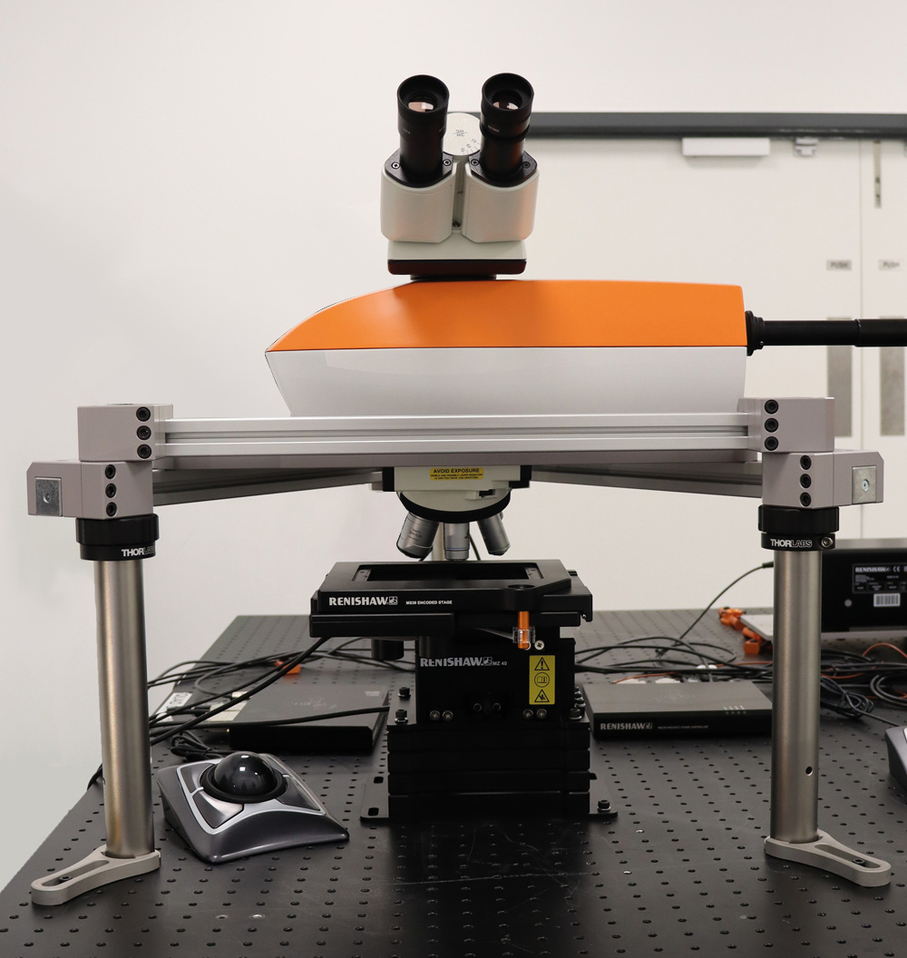 Free-space microscope with MZ40 stage