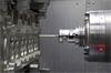 Renishaw OMP60 光學測頭正在量測引擎的關鍵特徵